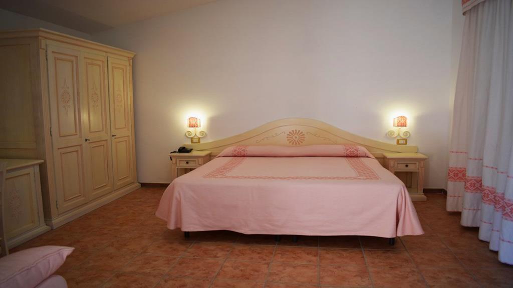 Hotel Montiruju Santa Maria Coghinas Ngoại thất bức ảnh