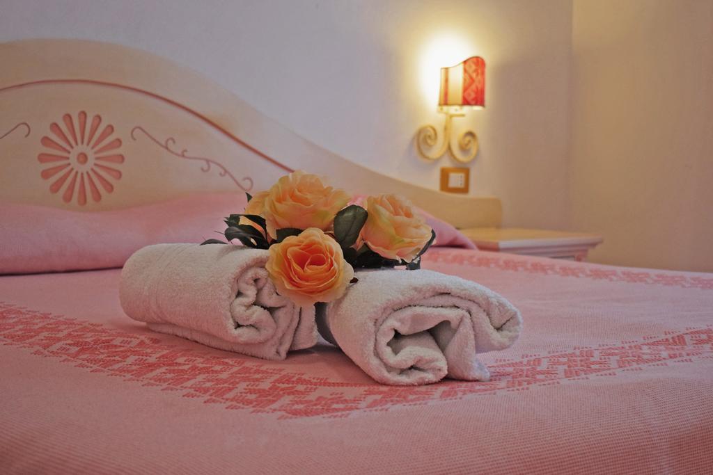 Hotel Montiruju Santa Maria Coghinas Ngoại thất bức ảnh