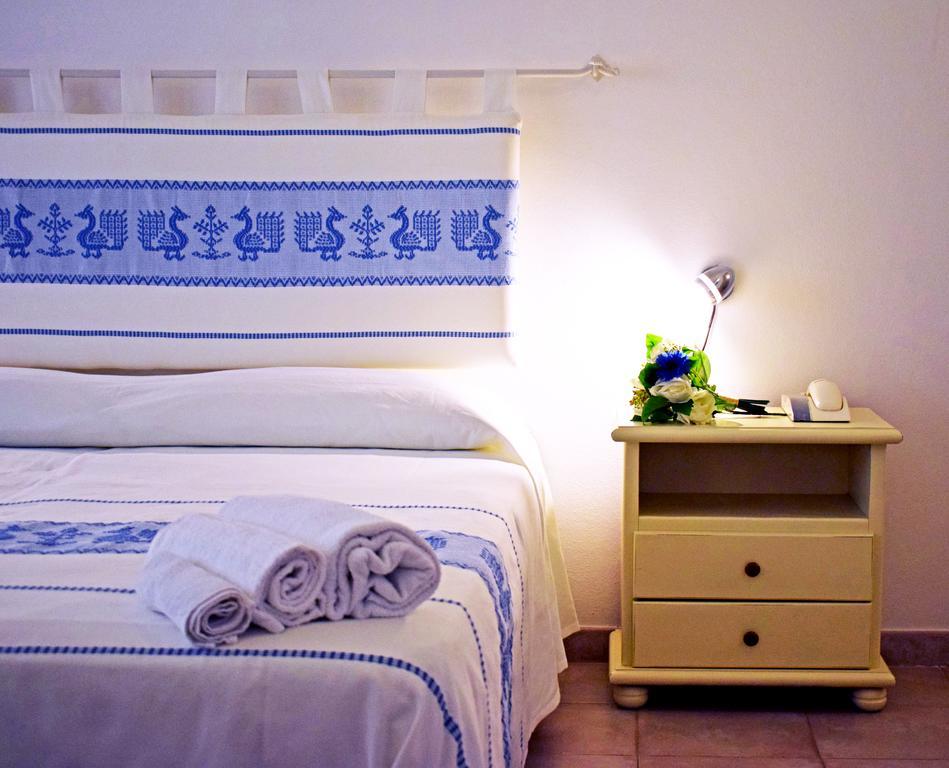 Hotel Montiruju Santa Maria Coghinas Ngoại thất bức ảnh
