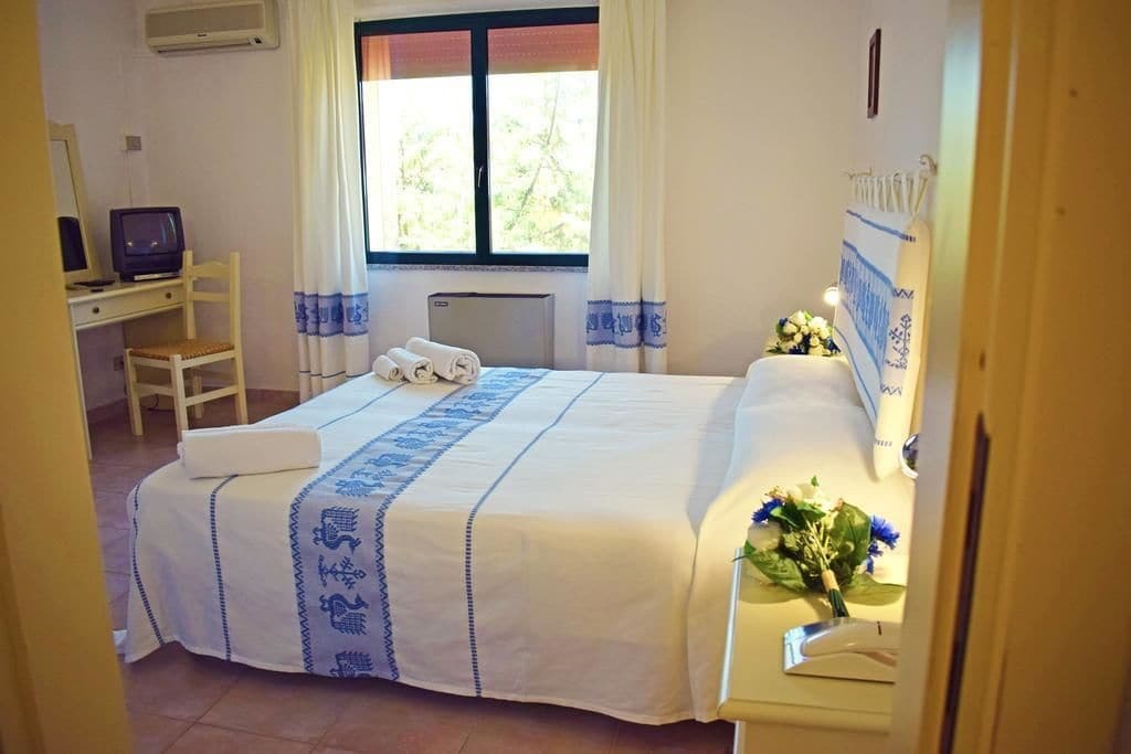 Hotel Montiruju Santa Maria Coghinas Ngoại thất bức ảnh