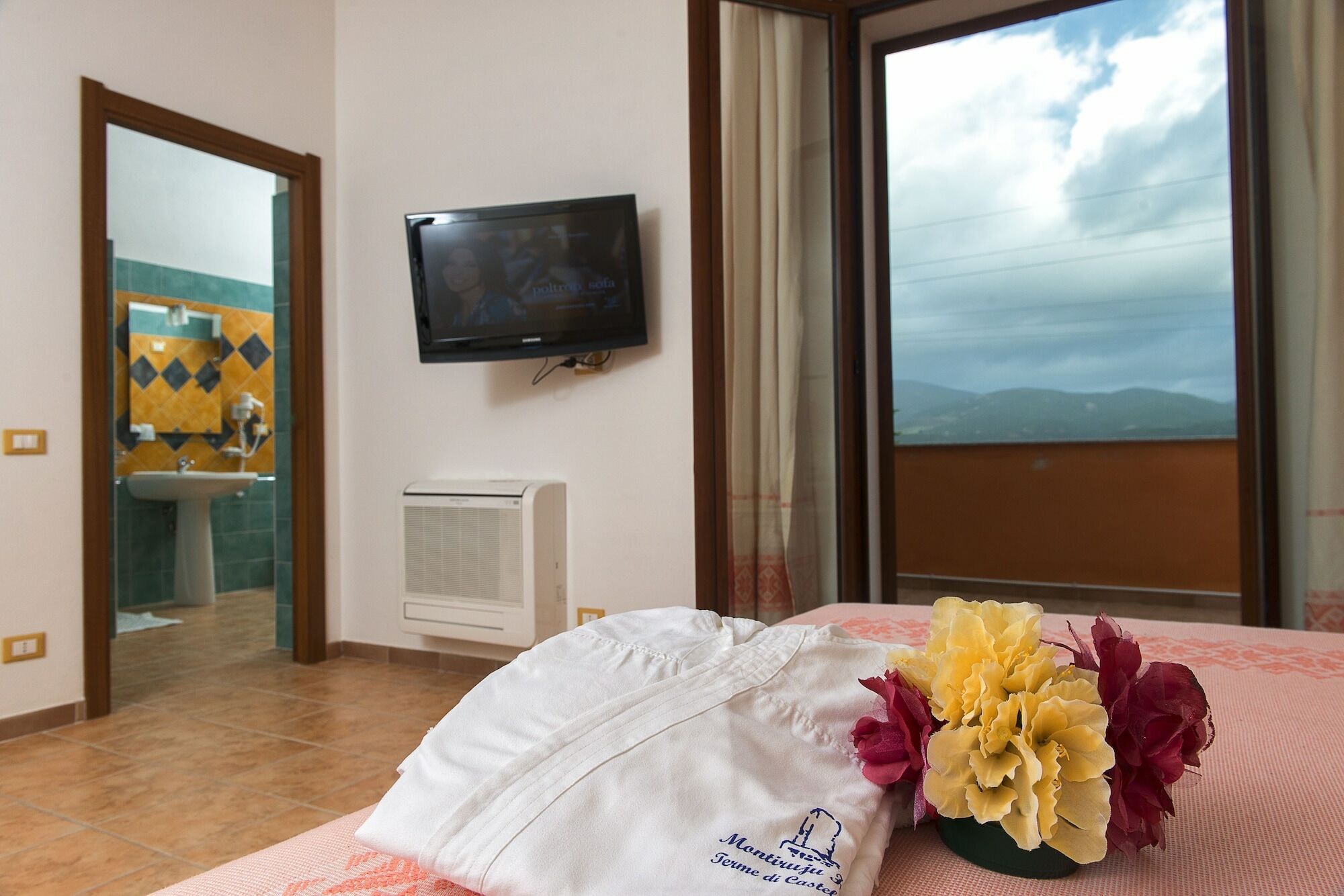 Hotel Montiruju Santa Maria Coghinas Ngoại thất bức ảnh
